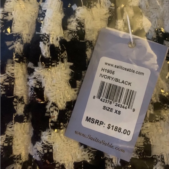 Sail to Sable Black & White Tweed Gold Button Back Top - Picture 7 of 9